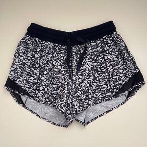 Lululemon - Track Style Shorts Size 4 Tall